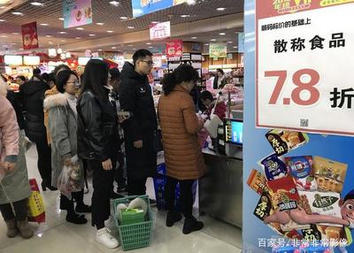 大商場(chǎng)旺季遇冷，紛紛店前搭棚促銷 網(wǎng)友給出“逆襲”新出路